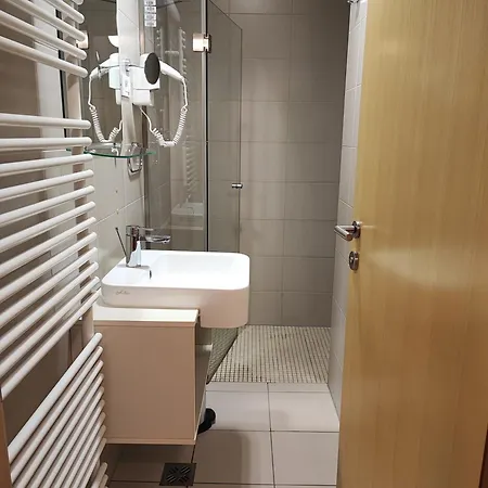 Mari I Apartahotel Máribor